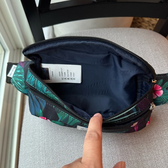 Basic Packs by Hot Style Tropical Print Waist Bum Fanny Bag - Picture 4 of 4